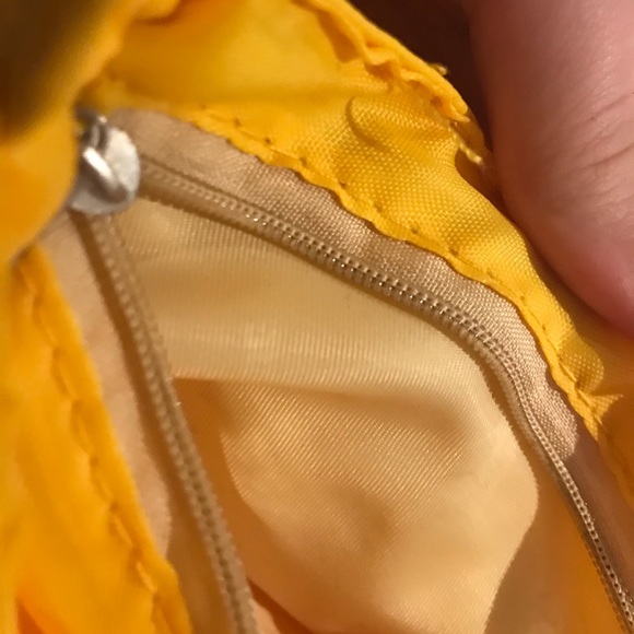 ADORABLE Yellow little crossbody bag with cute Floral Pattern 🥰 - Picture 9 of 9